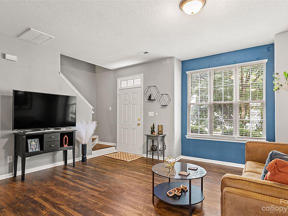 4th image of 8116 Kings Creek Dr