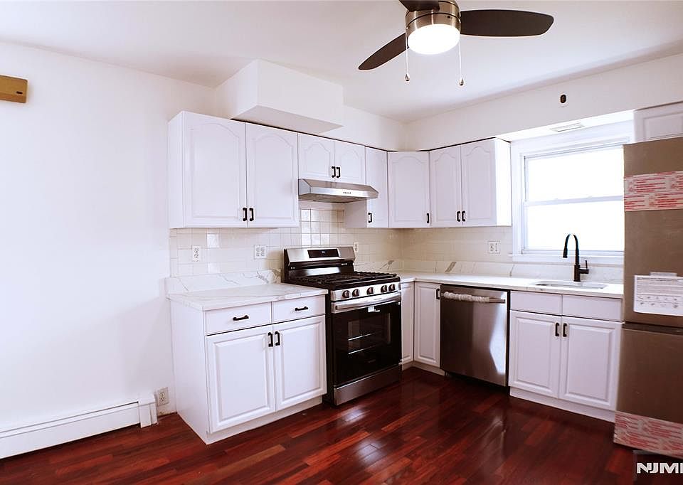 2nd image of 2411 5th St Floor 1