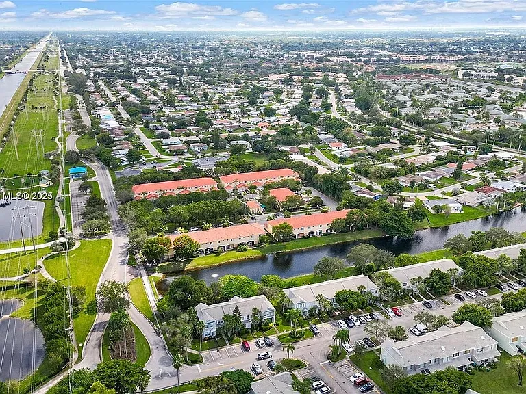 8066 Sanibel Dr — Photo 11