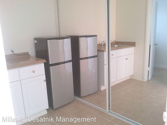 5th image of 917 Edgewood St APT 12