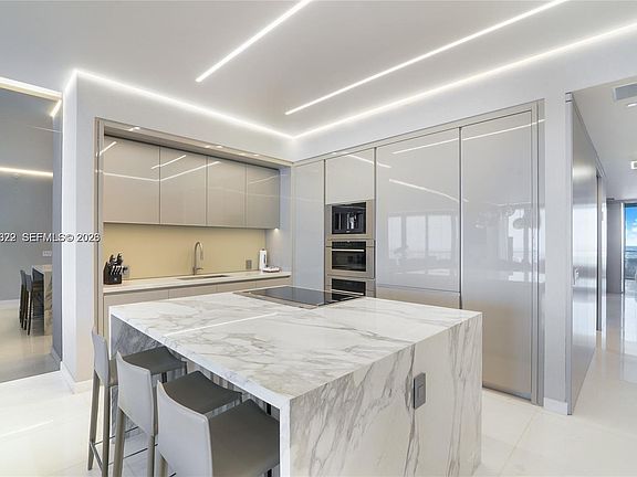 4th image of 18975 Collins Ave #3102