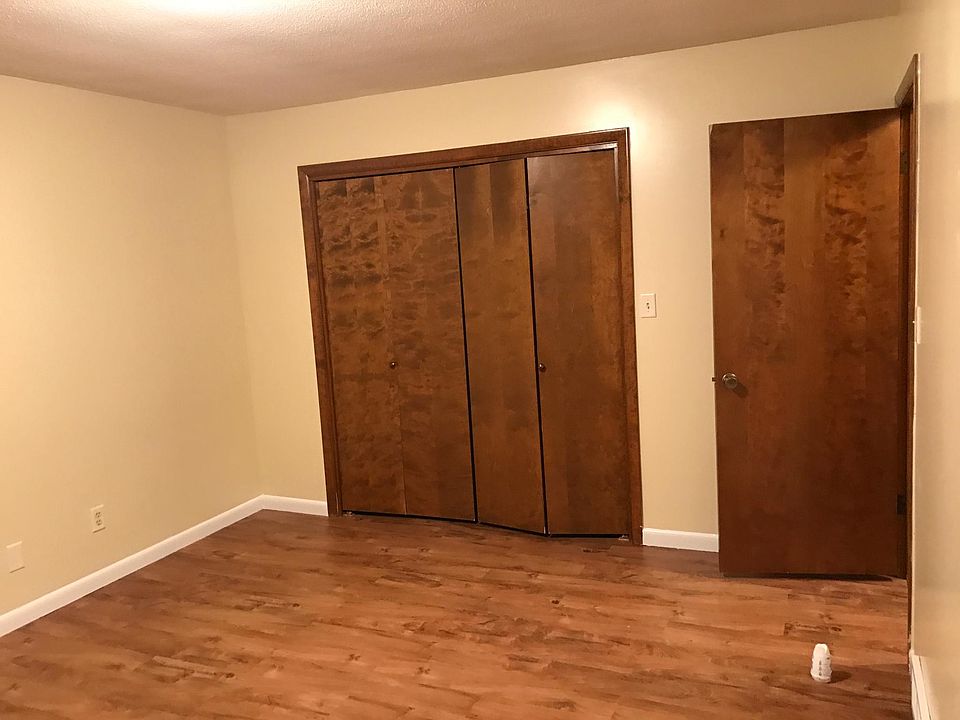 1st image of 21 Village Dr
