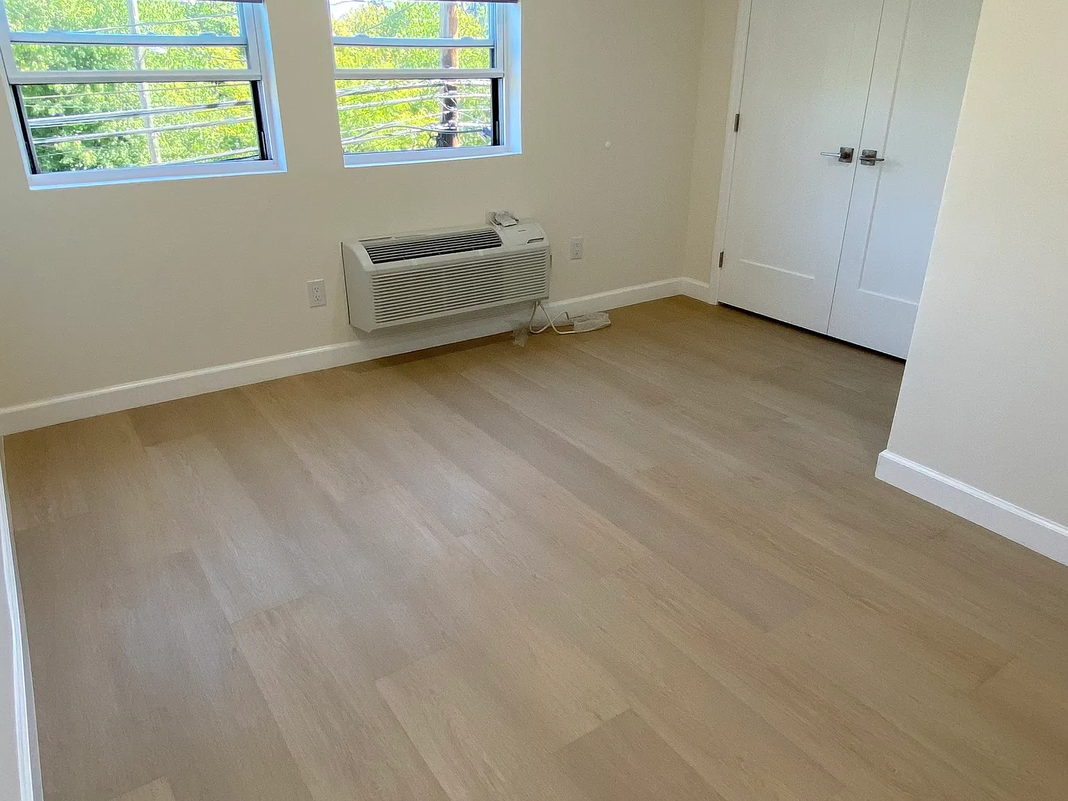 2 bed, 650 sqft, $2,500 — Photo 4