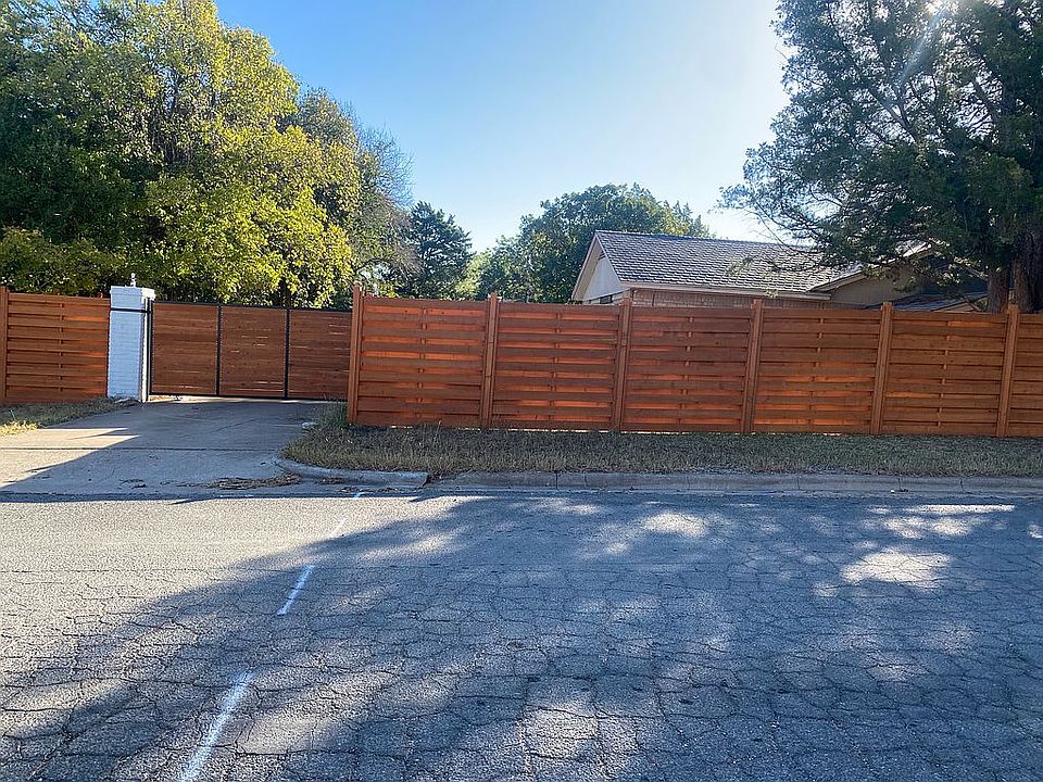 2nd image of 1217 White River Dr