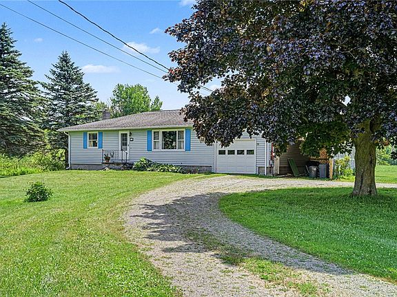 3rd image of 36 McKay St