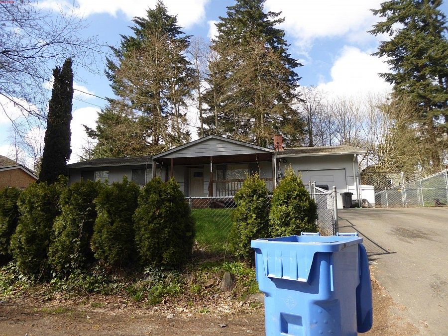 1st image of 9920 Fruitland Ave E
