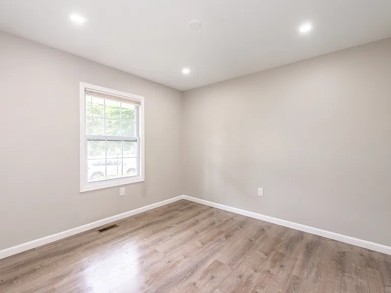 8 Wilcox Ave — Photo 20
