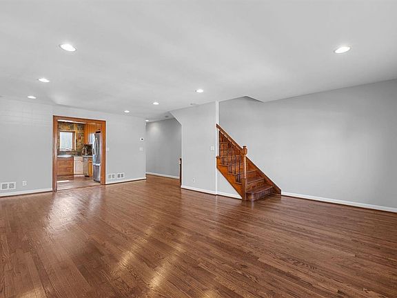 2nd image of 86A Palisade Ave #2