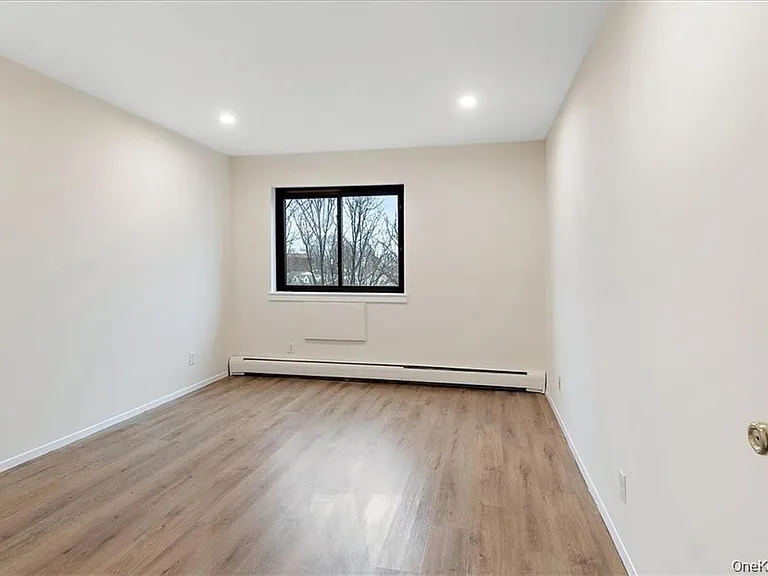 142 Trenchard St #2E — Photo 12