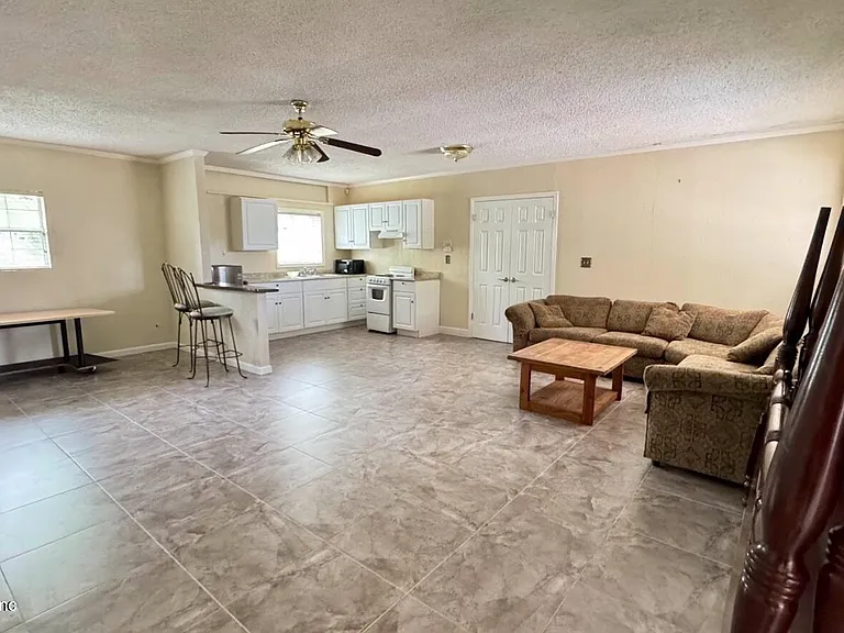 5557 Floral Ave — Photo 10
