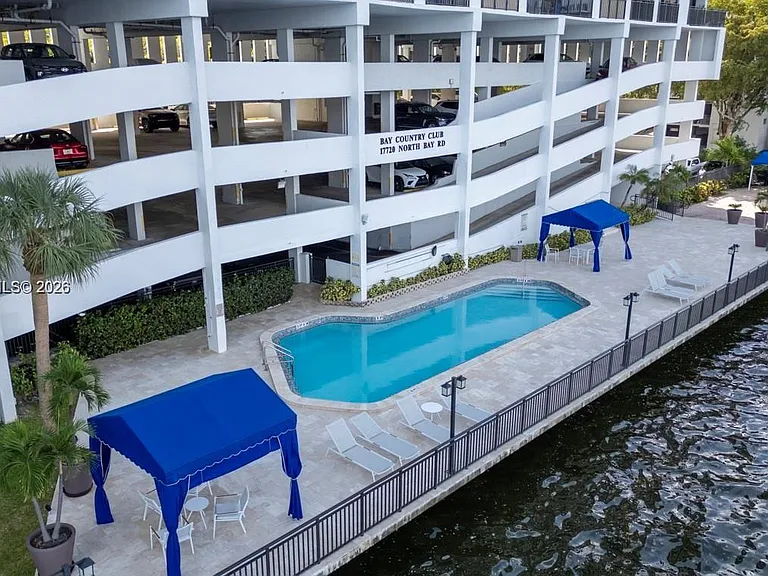 17720 N Bay Rd #6C — Photo 18