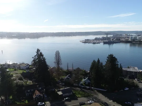 1010 Perry Ave APT 203, Bremerton, WA 98310