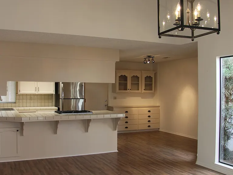 650 Vine Ct — Photo 3