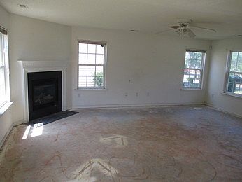 2nd image of 4426 Devonhill Ln