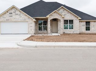824 Secretariat Dr, Hewitt, TX 76643