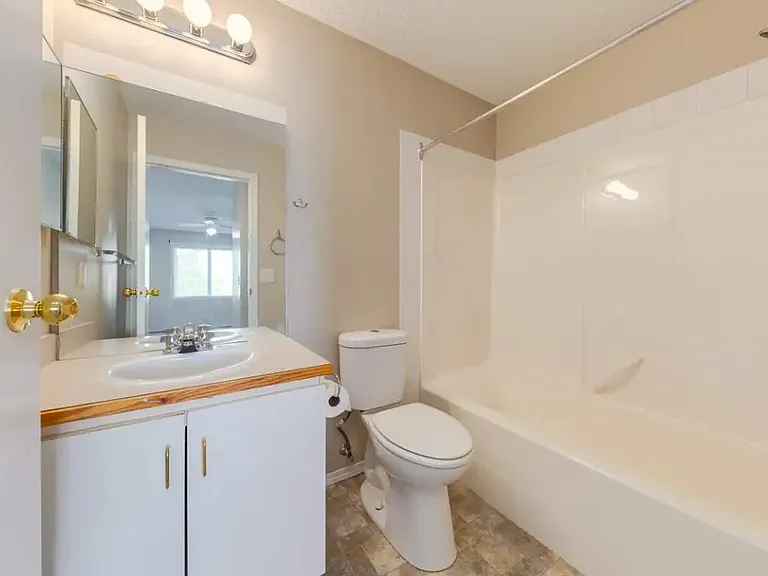 609 King St — Photo 38