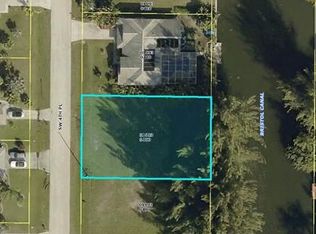 1413 SW 4th Pl, Cape Coral, FL 33991