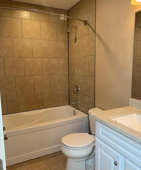 2210 Angus St #2 — Photo 5