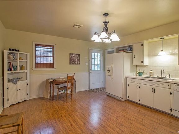 2nd image of 3637 Royal Crest Dr