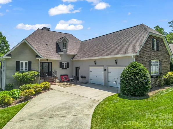 29 Spring Heights Ct, Hendersonville, NC 28791