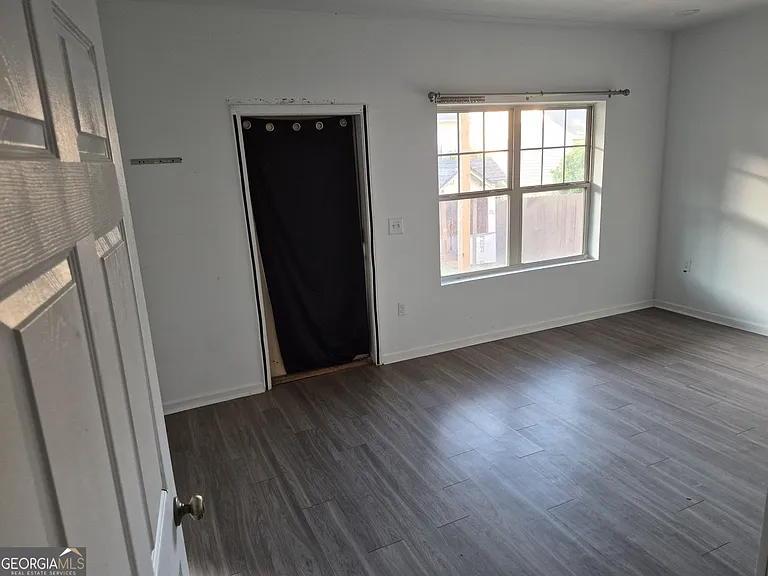 1506 Charcoal Ives Rd — Photo 22