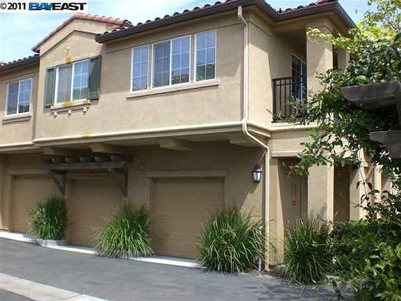 2nd image of 54 Meritage Cmn Unit 204