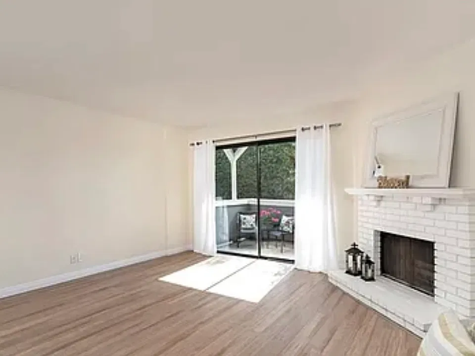 7307 Haskell Ave #12