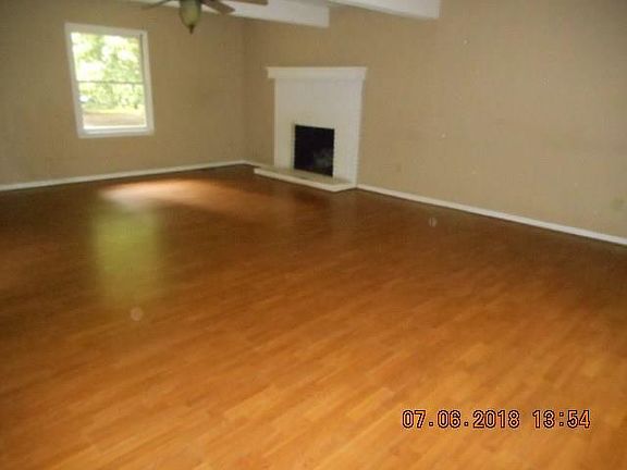 3rd image of 2859 Wendell St