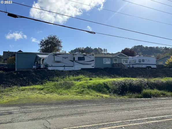 2223 Jackie Ave, Roseburg, OR 97471