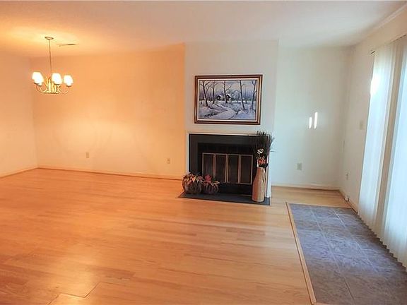 3rd image of 2514 Cottage Pl