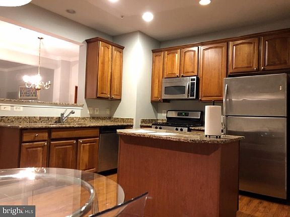 3rd image of 3517 Ellery Cir