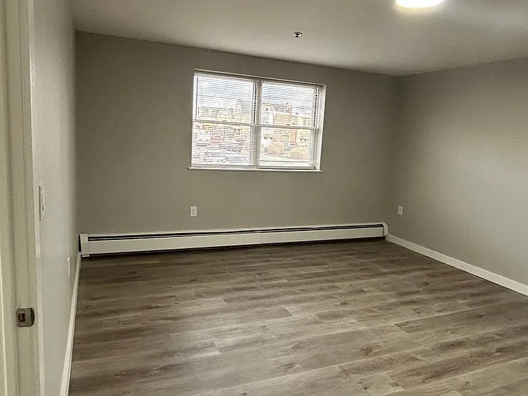 Austin Manor Apartments — Photo 22