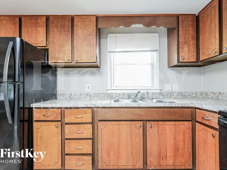 1078 W Adrian Cir SW — Photo 6
