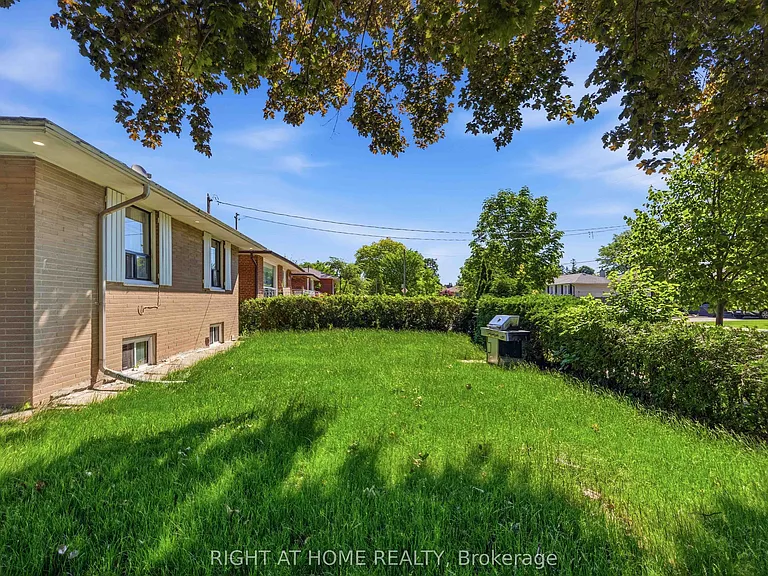 1 Mozart Ave — Photo 40