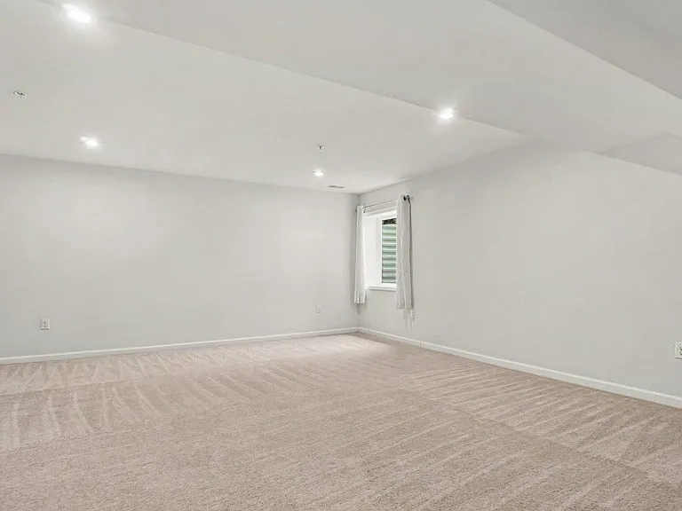 165 Peter Ln — Photo 20