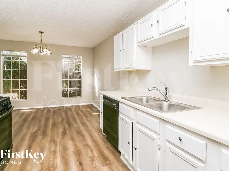3769 Reston Ln — Photo 8