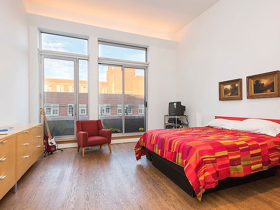 5th image of 230 W 112th St APT A