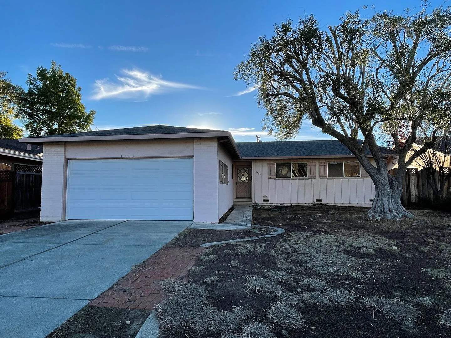 6403 Vegas Dr photo 1