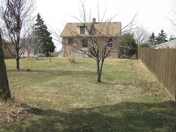 4th image of 8319 S 84th Ct