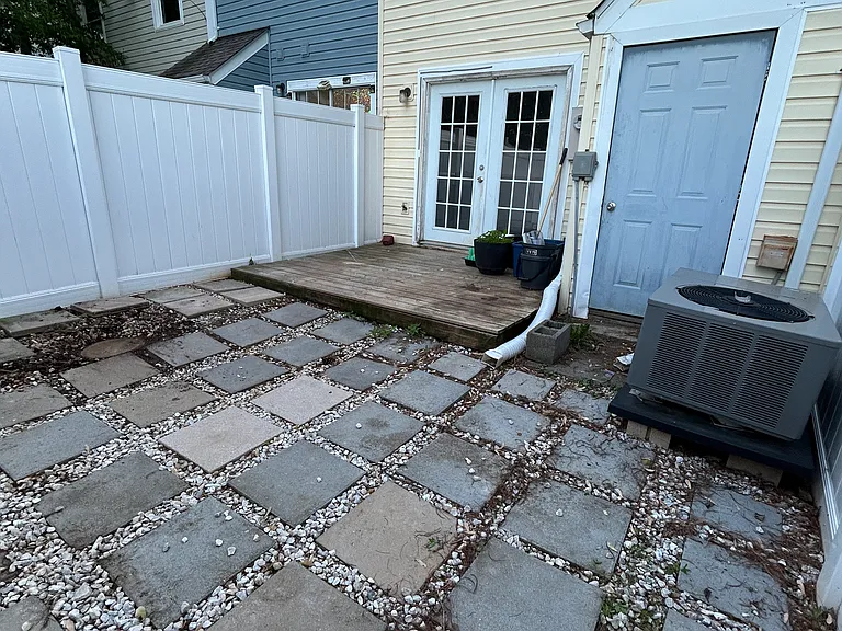 709 Madison Ct — Photo 15