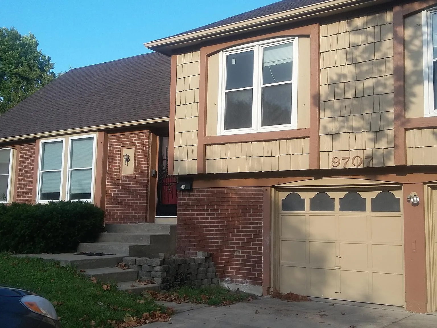 5 bed, 3.5 bath, 1907 sqft, $2,100 — Photo 3