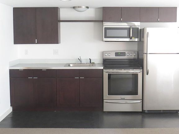 No dishwasher in unit