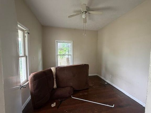 4th image of 414 E Fairview Ave