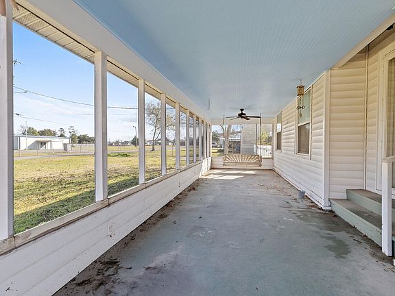 3rd image of 1005 Shasta Dr