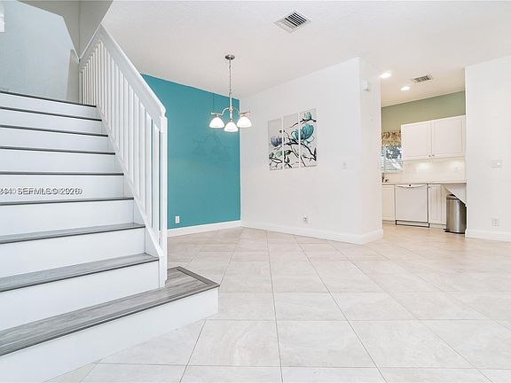 5th image of 11425 NW 34th Pl