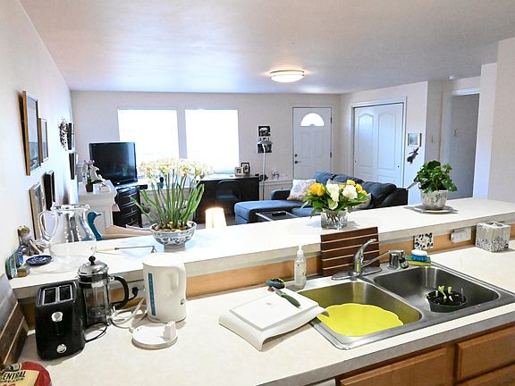 4th image of 6246 NE Eagle Harbor Dr #A