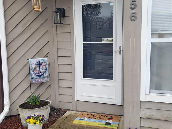 456 Falling Ln, Virginia Beach, VA 23454