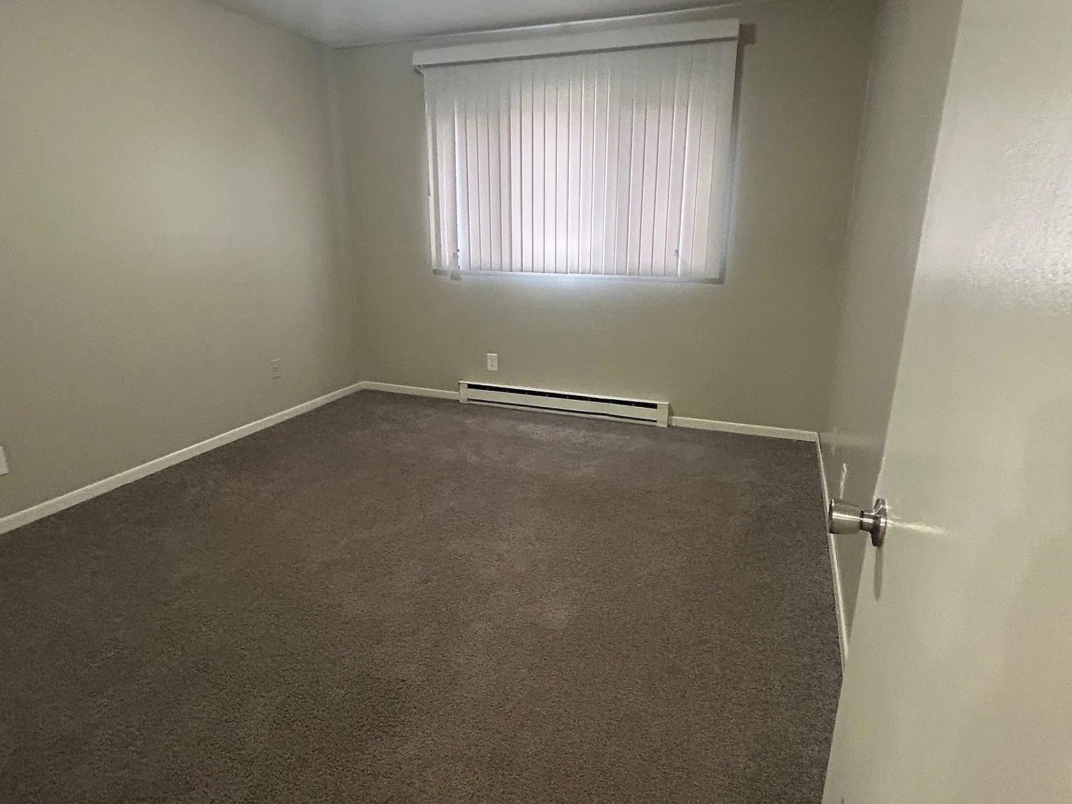 2 bed, $1,000 — Photo 3