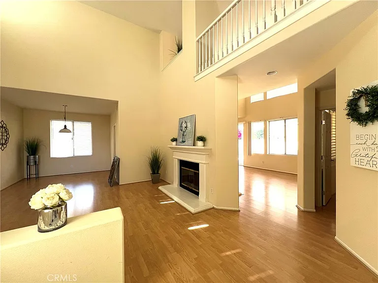 15201 Riviera Ln — Photo 3