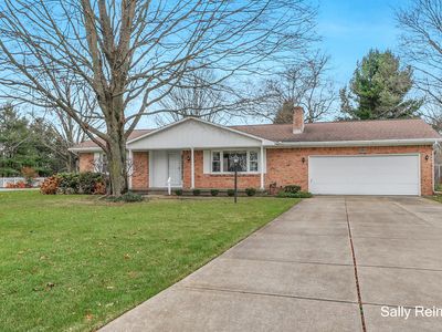 5675 Skyway Dr NE, Comstock Park, MI, 49321